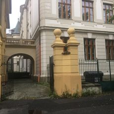 Můstek propojující ZŠ Jiráskovy sady s budovou jídelny