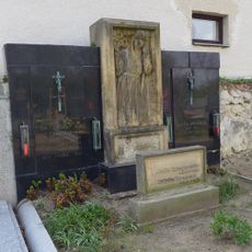 Náhrobek Dr. Holčapka