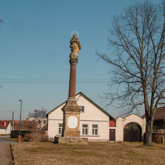 Sloup se sochou Panny Marie