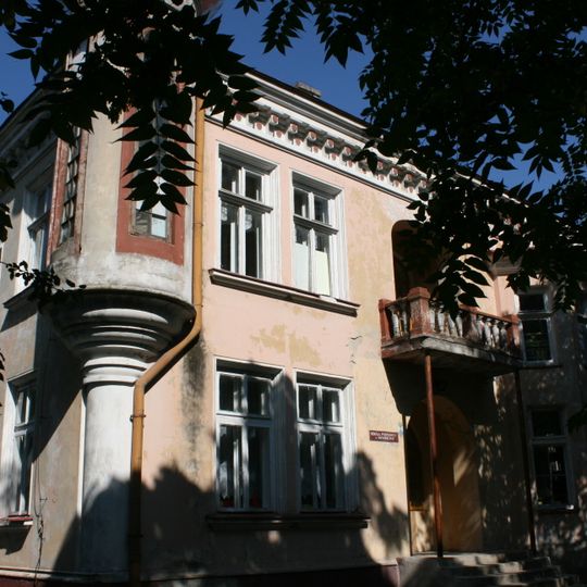 Palace in Niewirków