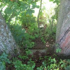 Kříž západně od Holubína