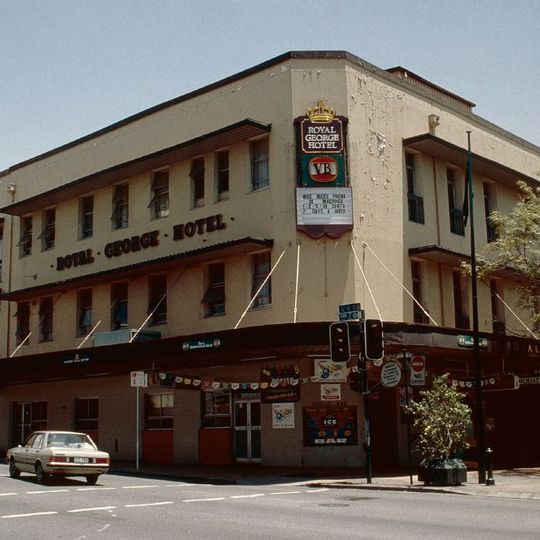 Royal George Hotel and Ruddle's Building