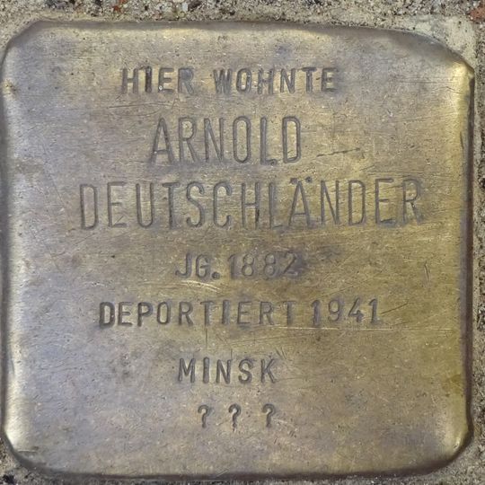 Stolperstein dedicated to Arnold Deutschländer