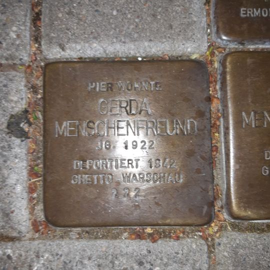Stolperstein en memoria de Gerda Menschenfreund