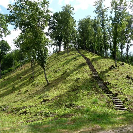 Žemosios Panemunės piliakalnis