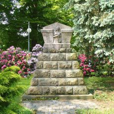 Pomník Bedřicha Havleny v parku u městského úřadu v Žamberku