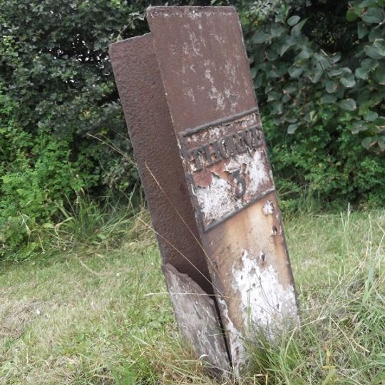 Milestone, N of Hatfield Woodhouse