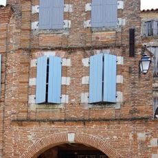 Immeuble, place de la Halle, cad. 506