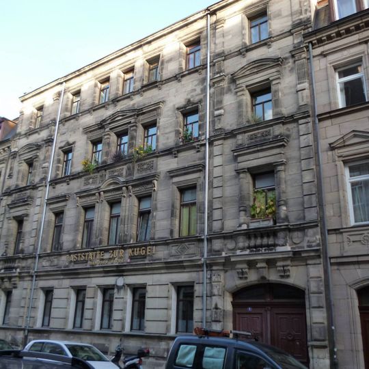 Mietshaus mit Gaststätte