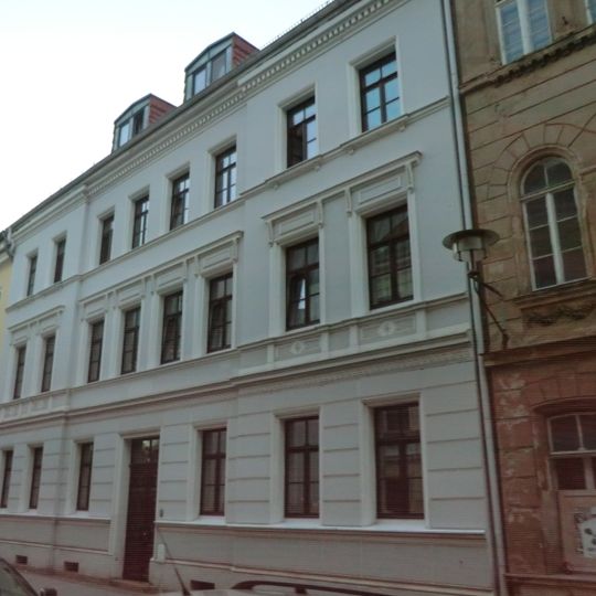 Wohnhaus in geschlossener Bebauung Struvestraße 6