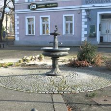 Kašna na návsi v Brodcích nad Jizerou