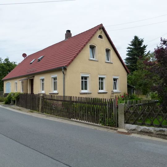 Ländliches Wohnhaus mit integrierter Scheune Goldbacher Straße 17