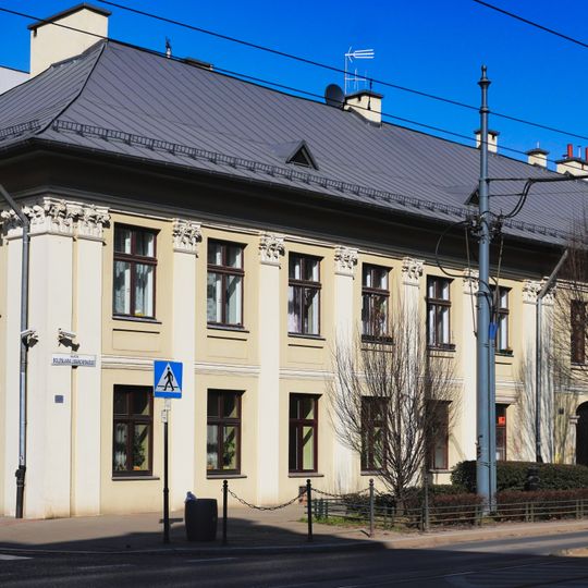 Limanowskiego 13 / Krakusa 12