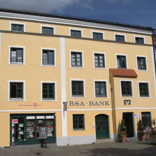 Wohn- und Geschäftshaus