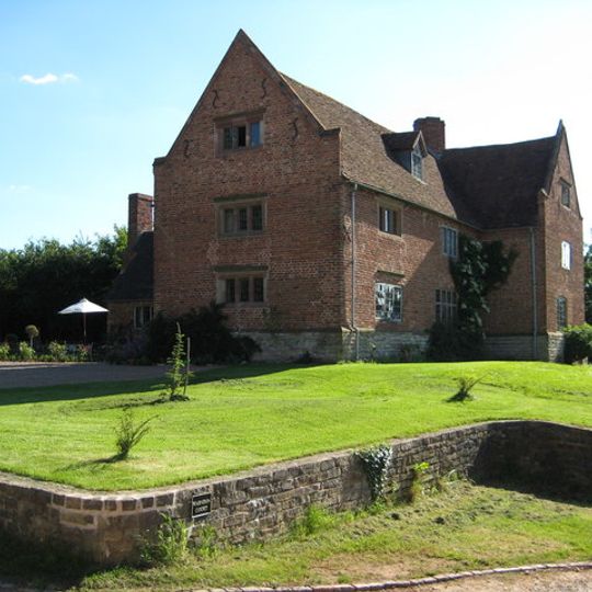 Warndon Court