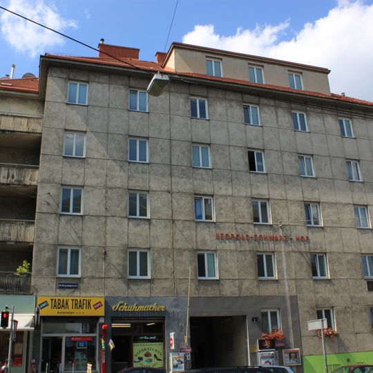 Kommunaler Wohnbau, Leopold-Schwarz-Hof