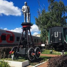 Լենինն անիվների վրա