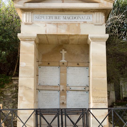Grave of Macdonald