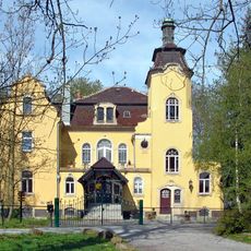 Herrenhaus und Gutspark des ehemaligen Rittergutes Halbendorf Am Rittergut 2 (früher Gartenweg 2)