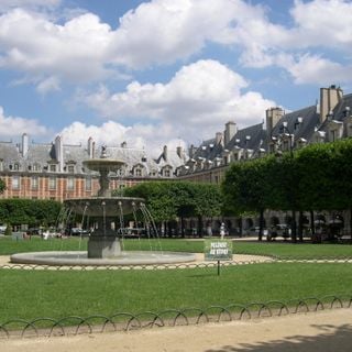 Square Louis-XIII