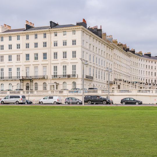 20-38 Adelaide Crescent