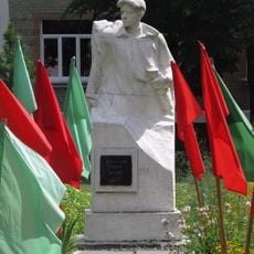 Marat Kozlov haykali