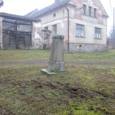 Kříž na návsi v Milevu