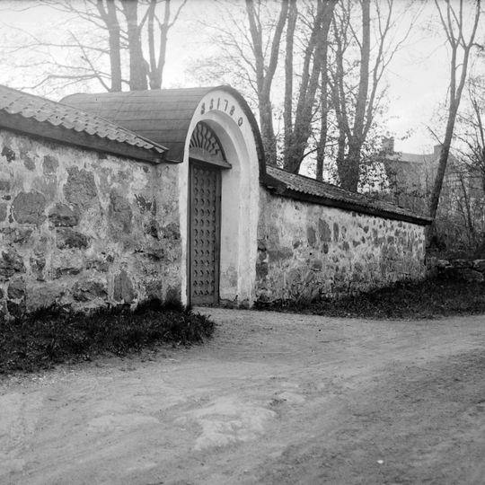 Dry stone wall surrounding Fagervik Manor Churchyard