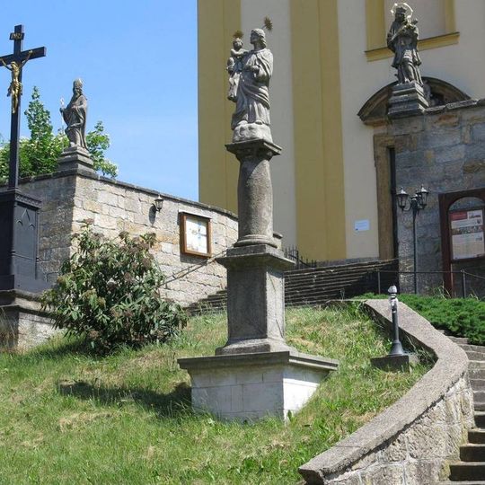 Socha svatého Josefa u kostela v Růžové