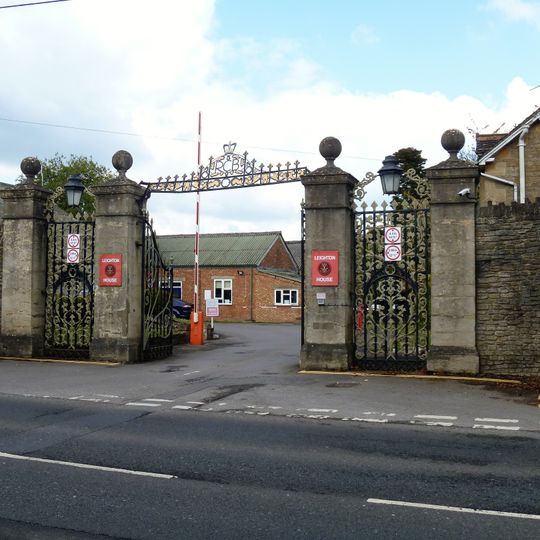 Gatepiers And Side Gates To Leighton House