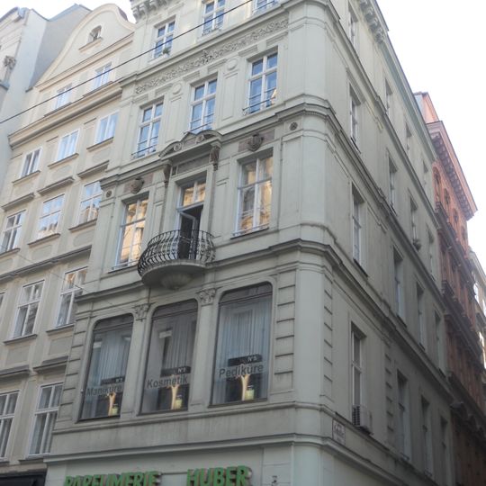 Wohn- und Geschäftshaus