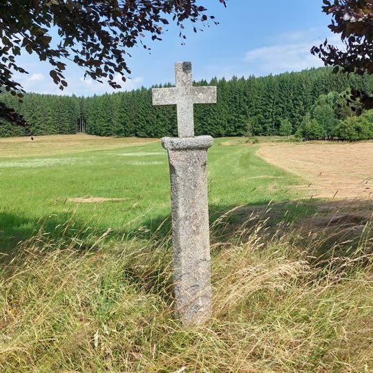 Kříž u cesty na Staré Hutě