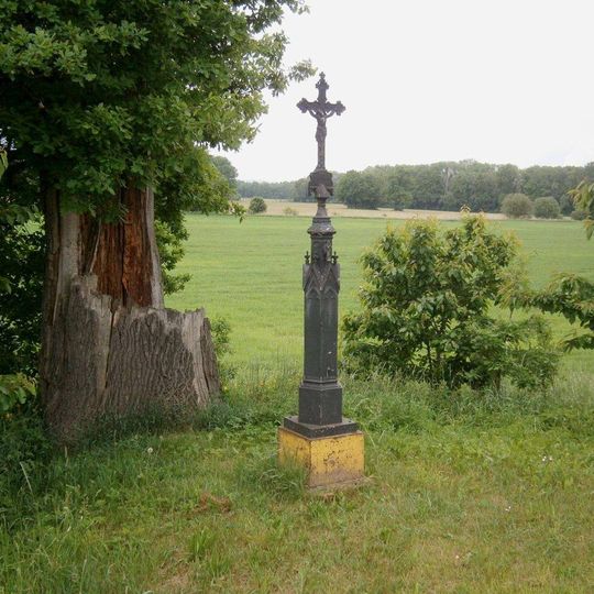 Kříž severně od Třeštiny