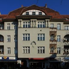 Wohn- und Geschäftshaus Alt-Tegel 6