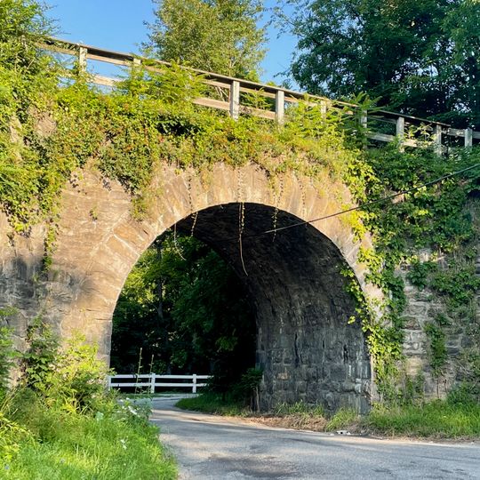 Hole in the Wall Stone Arch Bridge