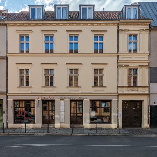 Mietshaus und Werkstatt Tucholskystraße 22