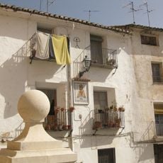 Building at 8 Monjas square, Segorbe