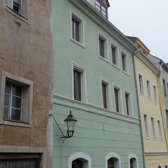Wohnhaus in geschlossener Bebauung, mit originaler Ladenfront Jüdenstraße 4
