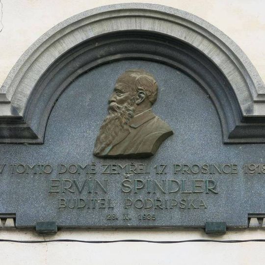 Pamětní deska Ervína Špindlera na domě Rváčov 163 v Roudnici
