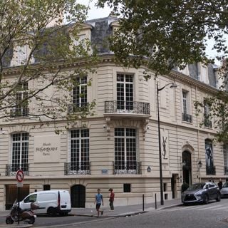 Museo Yves Saint Laurent Paris