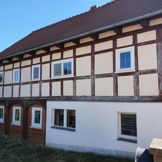 Obere Dorfstraße 19