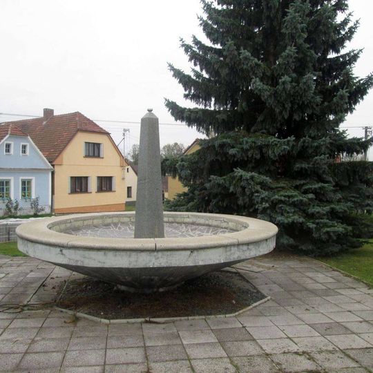 Kašna v Tchořovicích