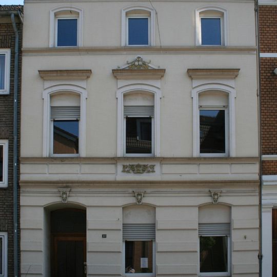 Schmidt-Bleibtreu-Straße 18