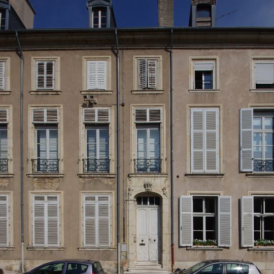 Immeuble, 16 place de la Carrière