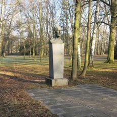 Pomník Stanislava Kostky Neumanna v Kostelním Předměstí v Poděbradech