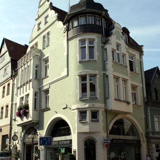 Wohn- und Geschäftshaus