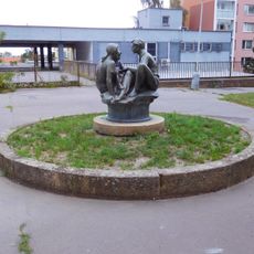 Lávka přes Vajdovu ulici do obchodního centra