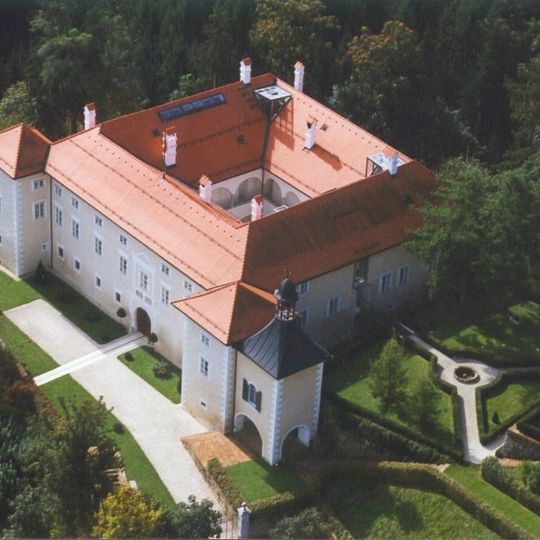 Schloss Neuhaus in Kärnten