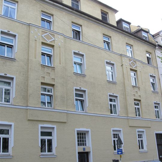 Alramstraße 9