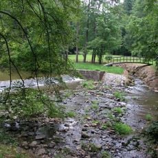 Lávka přes rybí přechod u Kamenného mostu ve Vlašimi